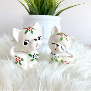 ❌ SOLD ❌ Cat Kitty Christmas Holly Flower Shakers